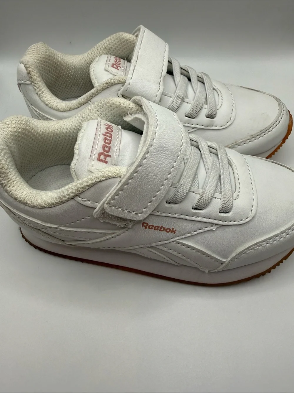 Reebok White Kids Sneakers with Light Pink Logo